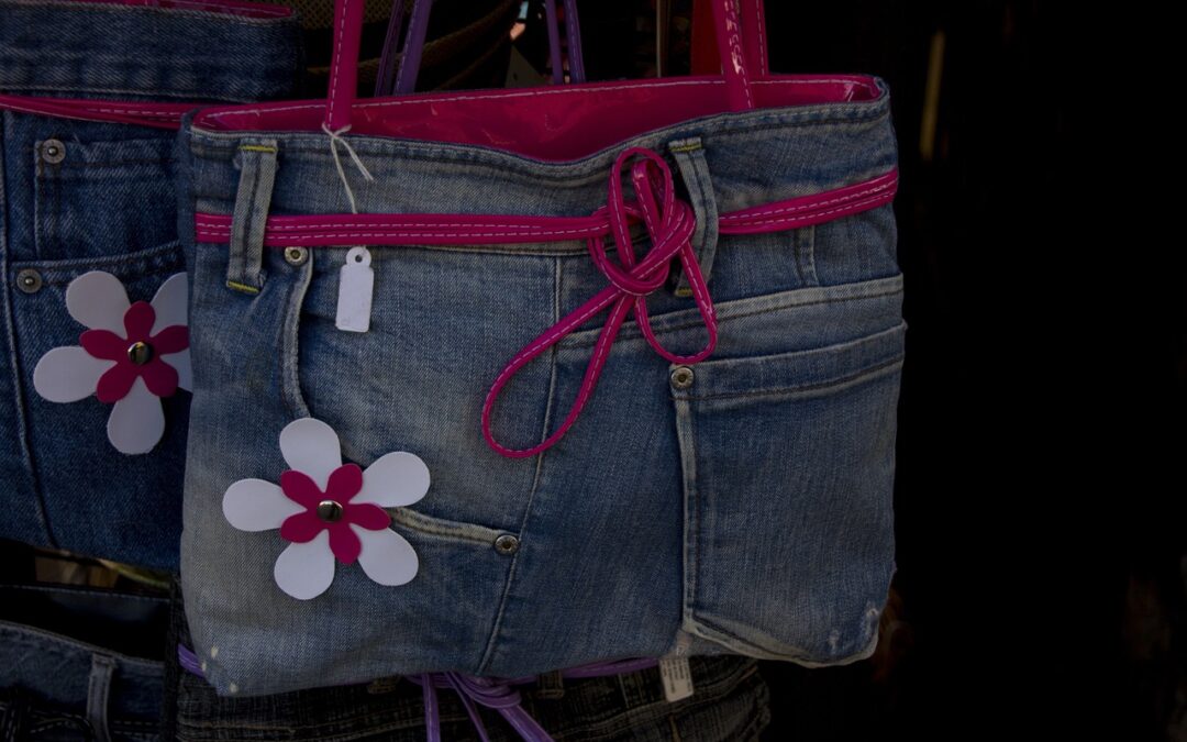 Élégance intemporelle : Découvrez le charme unique du sac à main art-Déco, une création authentique d’un artisan passionné